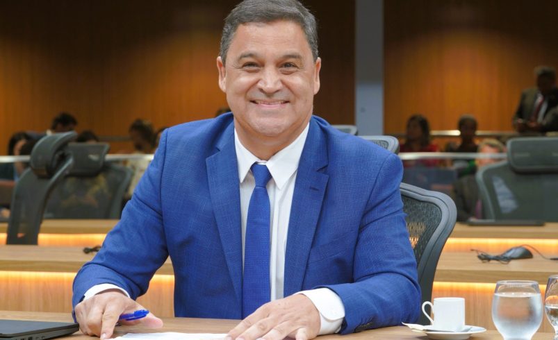 Wilde Cambão lidera pesquisa para estadual no Entorno