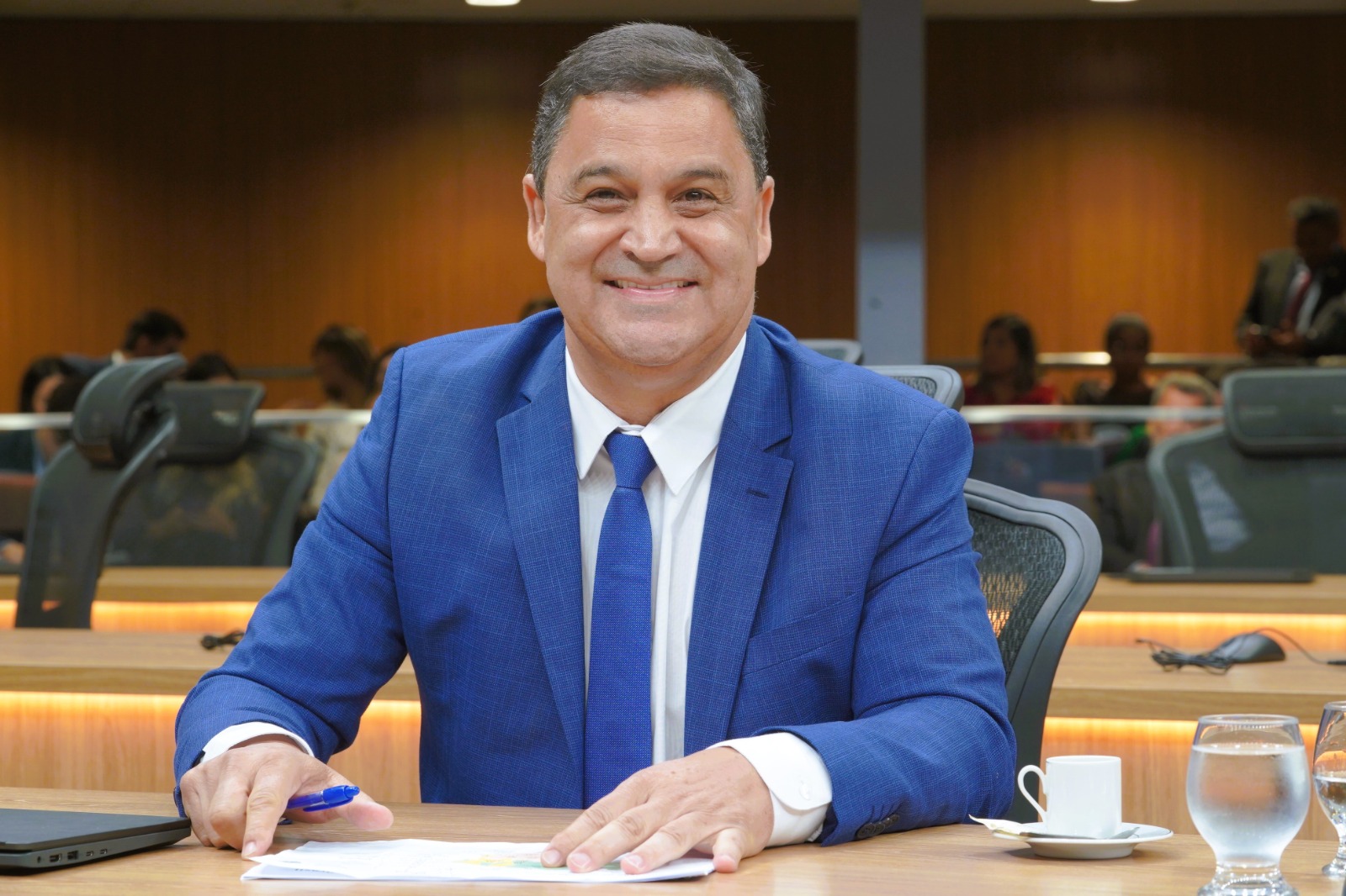 Wilde Cambão lidera pesquisa para estadual no Entorno