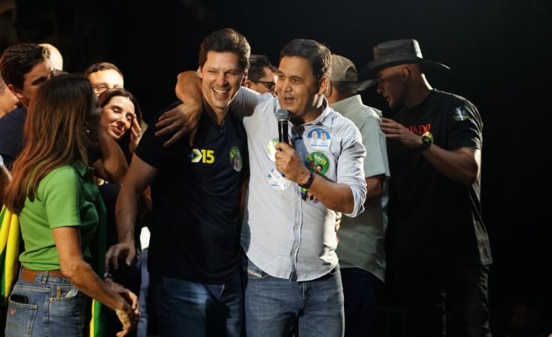 Cambão lança campanha com apoio de Caiado e Daniel